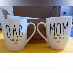 White 'Dad' and 'Mom' Mugs Set